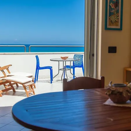 Apartment La Terrazza Sul Mare Di Ulisse SantʼAgata di Militello